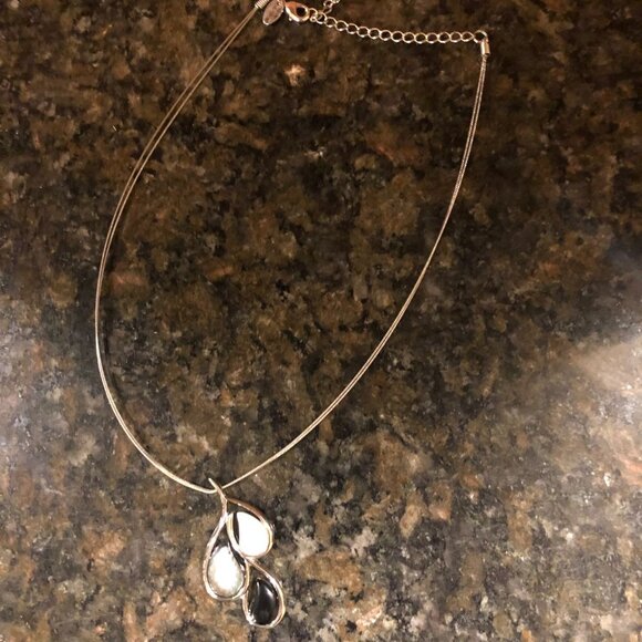 Lia Sophia Triple Teardrop Necklace - Picture 1 of 3